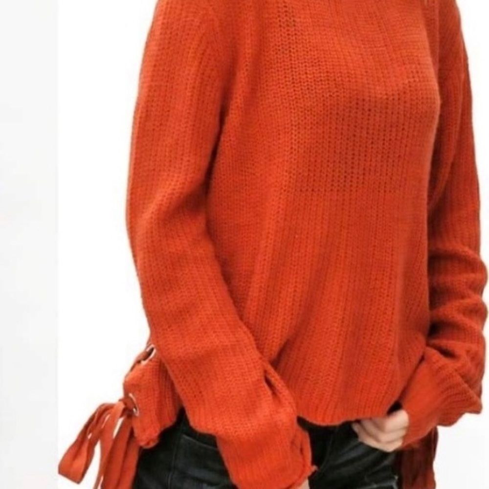‎Side Lacing Sweater - Picture 10 of 16
